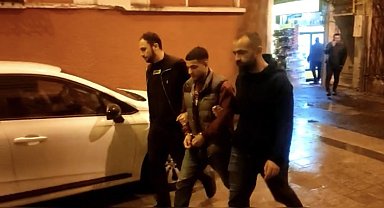 Taksim'de bıçaklanarak gasp edilen genç dehşet anları anlattı