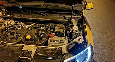 Taksiyle zehir satıp, çatıda saklanmaya çalıştılar, İzmir polisi yakaladı