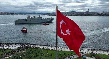 TCG Anadolu demir aldı, o anlar dron ile görüntülendi
