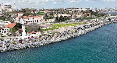 TCG Anadolu Gemisini ziyaret etmek için vatandaşlar kilometrelerce kuyruk oluşturdu