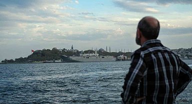 TCG Anadolu ile Ayasofya Camii'nin aynı karedeki manzarası mest etti