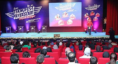 TEKNOFEST paydaşları Başakşehir'de gençlerle buluştu