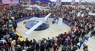 TEKNOFEST'te Kızılelma ve Bayraktar TB3 yoğun ilgi gördü