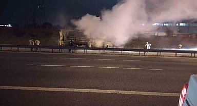 TEM Otoyolu'nda Tır Yangını