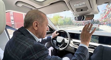 Togg'un kalbinde direksiyona geçen Cumhurbaşkanı'na sevgi seli