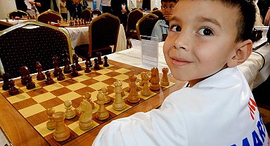 Türkiye Küçükler ve Yıldızlar Takım Satranç Şampiyonası Çeşme'de başladı