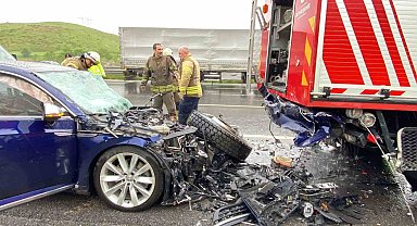 Tuzla'da kazaya müdahale eden itfaiye ve sağlıkçılara başka araç çarptı