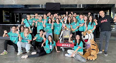 Uğur Okulları robotik takımı, FRC'de şampiyon oldu