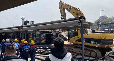 Üsküdar'daki ruhsatsız işletme yıkıldı