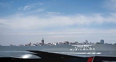 Vatandaşlar TCG Anadolu gemisindeki SİHA'lara yoğun ilgi gösterdi