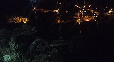 Virajı alamayan kamyon şarampole uçtu