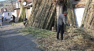 Yılda tonlarca ürün işlenen mahallenin yüzde 98'i geçimini bu işten sağlıyor