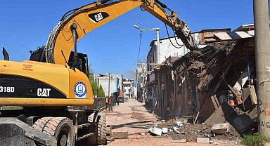 Yıldırım'da 137 kaçak yapı yıkıldı