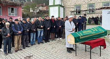 Yönetmen Nuri Bilge Ceylan'ın annesinin cenazesi Çanakkale'de toprağa verildi