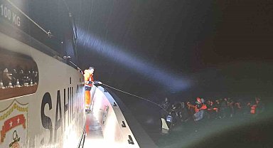 Yunanistan'ın ittiği 72 düzensiz göçmen kurtarıldı