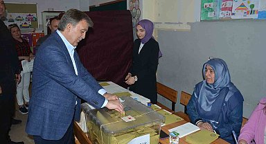 11. Cumhurbaşkanı Abdullah Gül oyunu Beykoz'da kullandı