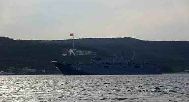 'TCG Anadolu' Çanakkale Boğazı'ndan geçti