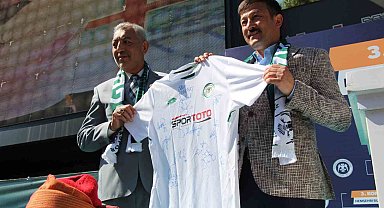 AK Partili Dağ ve milletvekili adayları İzmir'de Konyalılar ile buluştu