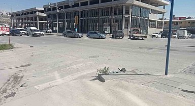 Ankara'da 2 otomobilin karıştığı kazada biri ağır 2 yaralı