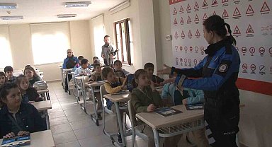 Arnavutköy'de ilkokul öğrencilerine uygulamalı trafik eğitimi