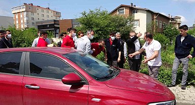 Ataşehir'de mobilya imalathanesinde yangın; 1 yaralı