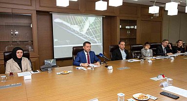 Ateşte açan çiçekler sempozyumu