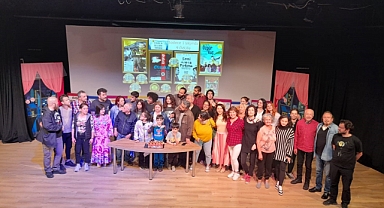 Ayvalık Belediye Tiyatrosu Ödüle Doymuyor     