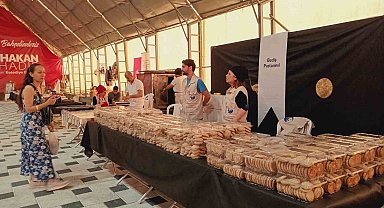 Bahçelievler'de depremzede girişimci kadınalar için 'Yardım Eli' çadırı kuruldu