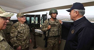 Bakan Akar: "Kahramanlarımız son beş senede 3 milyon 300 bin civarında kişiyi yasa dışı geçiş yapmaya çalışırken engelledi"