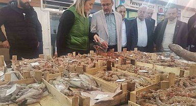 Bakan Kasapoğlu balıkçı esnafıyla bir araya geldi