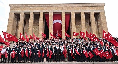 Bakan Kasapoğlu'ndan Anıtkabir'e 19 Mayıs ziyareti