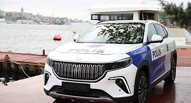 Bakan Soylu, polis arabası Togg'un fotoğraflarını paylaştı