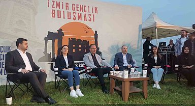 Bakan Varank ve Bakan Kasapoğlu İzmir'de gençlerle buluştu