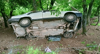 Balya'da Otomobil Şarampole Uçtu