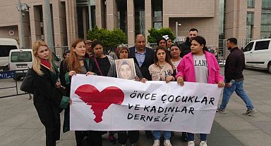 Barışmayı Reddeden Eşini Bıçaklayarak Öldürdü