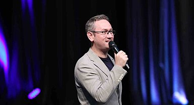 Başakşehir'de sahnenin genç yıldızları ödüllerini aldı