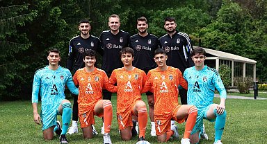 Beşiktaş'ta genç kaleciler, A takım eldivenleri ile buluştu