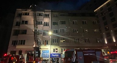 5 Katlı Metruk Binanın Çatısı Alev Topuna Döndü