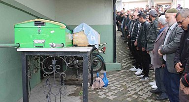 Biga'daki trafik kazasında ölen anne ve oğlu toprağa verildi