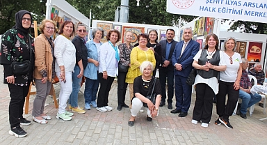  Burhaniye’de Minyatür Sergisi İlgi Gördü   