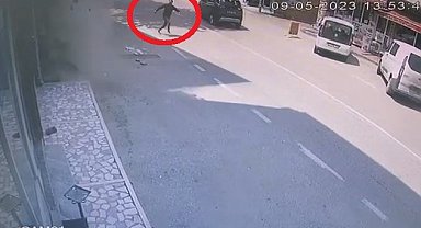 Bursa'da 4 katlı bina yıkım sırasında çöktü, enkazın altında kalmaktan son anda kurtuldu