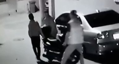 Park Halindeki Motosikleti Kucaklayarak Çaldılar