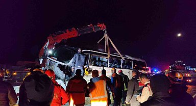 Otobüs Kazasında İki Ölü