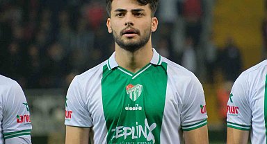 Bursaspor'da 3 futbolcunun sözleşmesi yenilendi