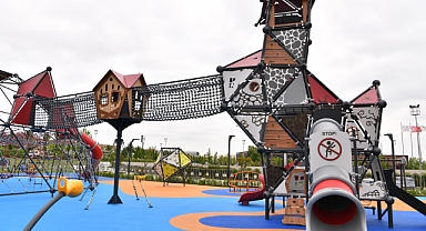 Büyükşehir, Avlu'daki çocuk oyun grubunu yeniledi