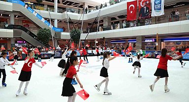 Buz üstünde gençlik bayramı kutlaması