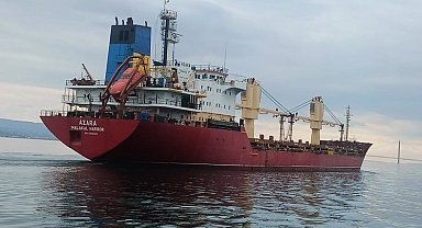 Çanakkale Boğazı'nda gemide rahatsızlanan personel, Kıyı Emniyeti ekiplerince tahliye edildi