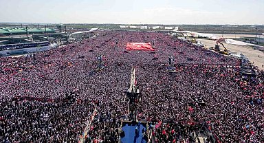 Cumhurbaşkanı Erdoğan: "Resmi rakam mitinge katılım 1 milyon 700 bin"