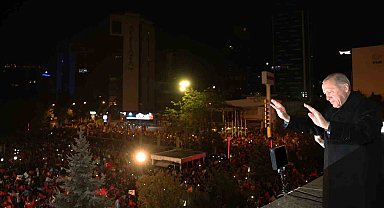 Cumhurbaşkanı Erdoğan'dan balkon konuşması