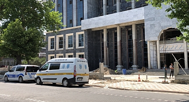 Dengesini Kaybeden İşçi Yaklaşık 6 Metre Yüksekten Düştü